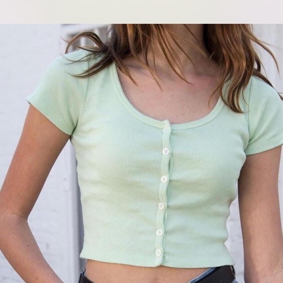 Light Green Button-Up Ribbed Top - Picture 4 of 4